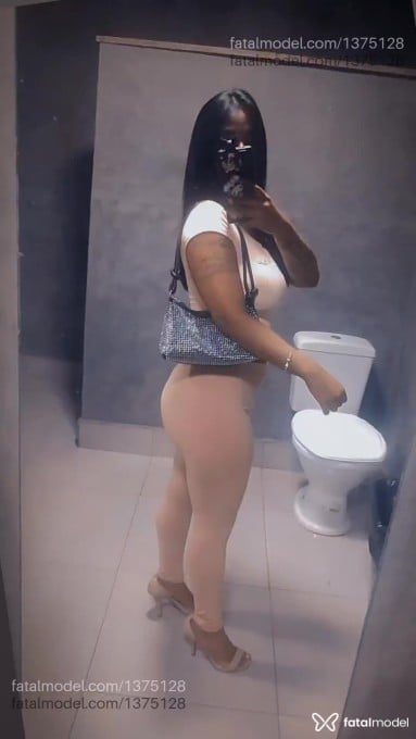 Acompanhante mulher morena (o) de olhos castanhos - Tayná