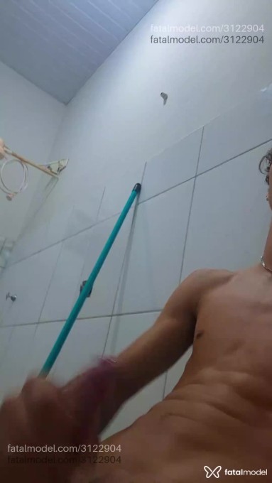 Acompanhante homem loira (o) de olhos verdes em Virtual Acompanhante homem loira (o) de olhos verdes em Virtual - Lobãoselvagem