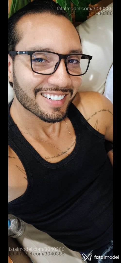 Acompanhante homem morena (o) de olhos castanhos em Rio de Janeiro - Mineiro Fábio