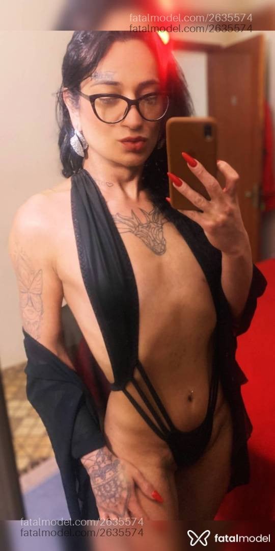 Acompanhante mulher trans morena (o) de olhos castanhos - Angel Demon