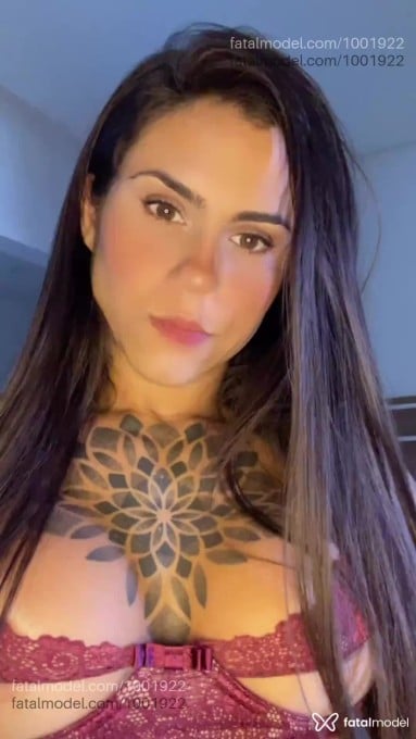 Acompanhante mulher com cabelo castanho de olhos castanhos em Salvador - Manu Araújo
