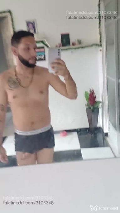 Acompanhante homem morena (o) de olhos castanhos em Virtual - Zaurim