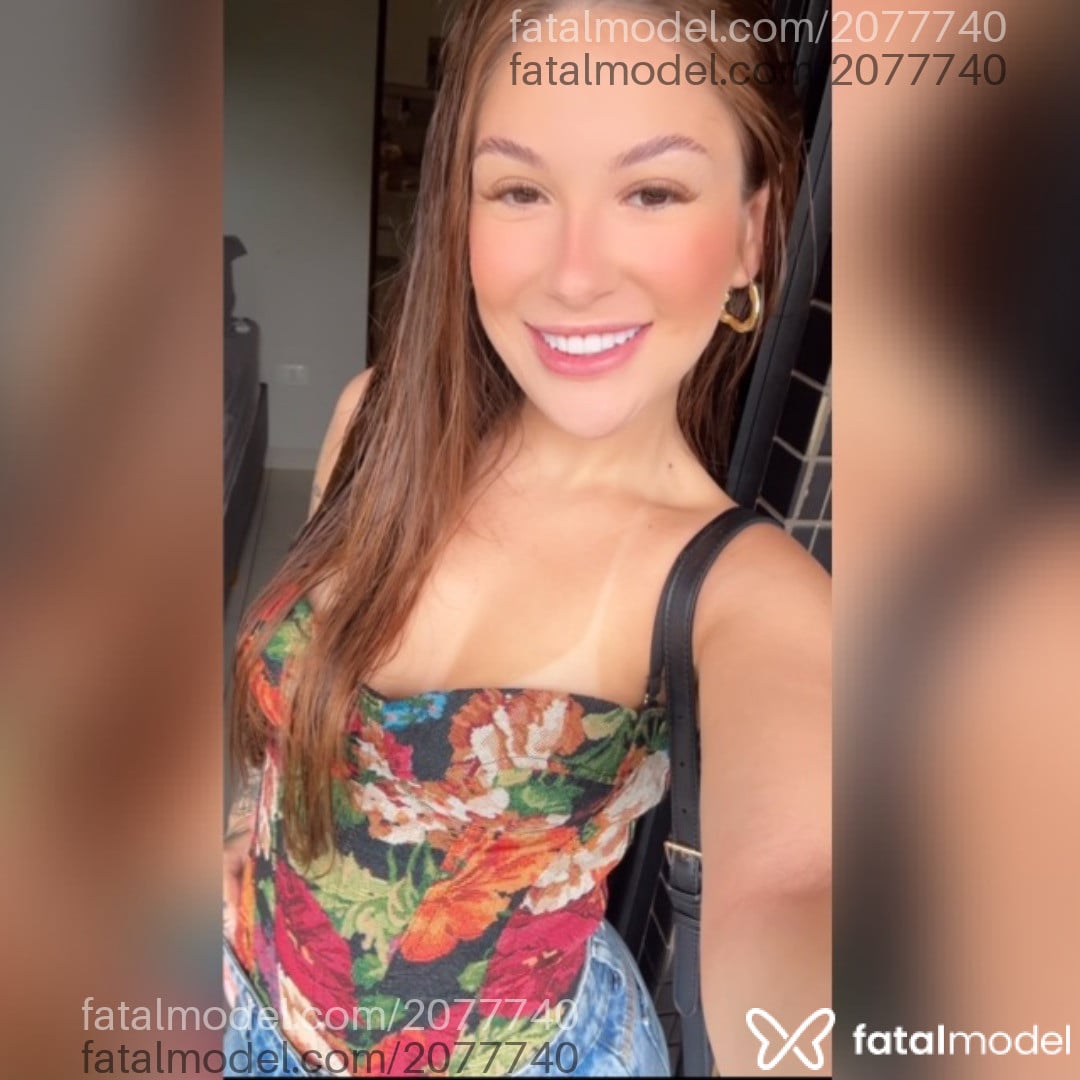 Acompanhante mulher com cabelo castanho de olhos castanhos - Maria Júlia Acompanhante mulher com cabelo castanho de olhos castanhos - Maria Júlia