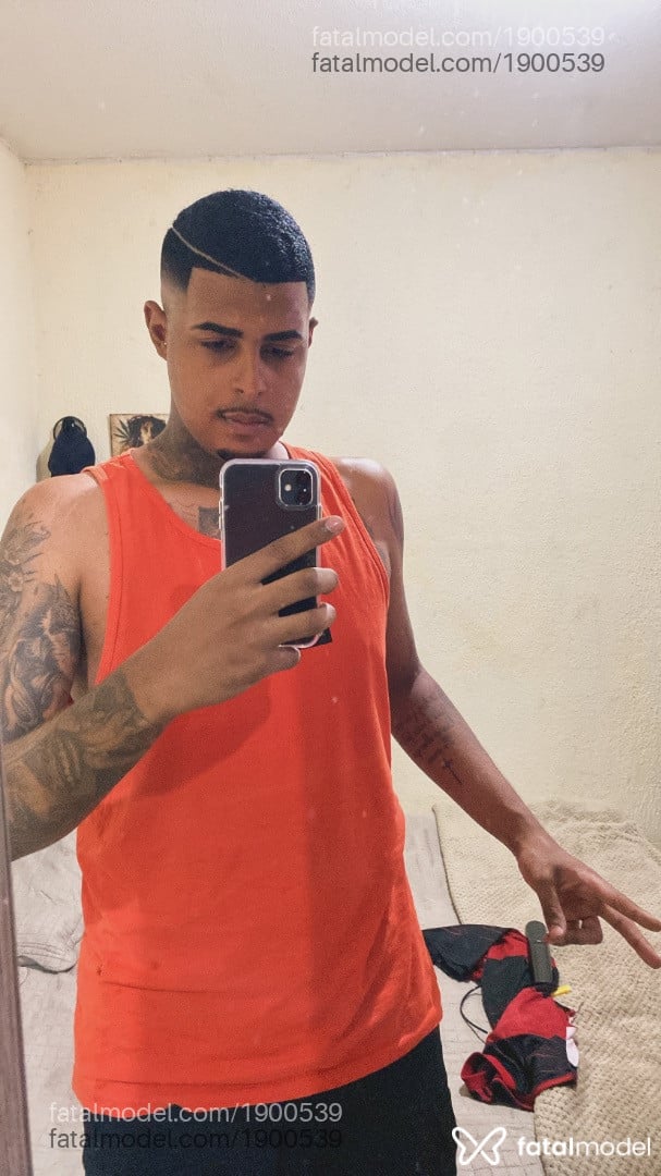 Acompanhante homem morena (o) de olhos pretos em Ribeirão Preto - Lucas Bueno
