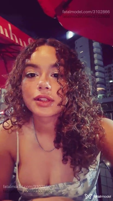 Acompanhante mulher com cabelo castanho de olhos pretos em Guarapuava Acompanhante mulher com cabelo castanho de olhos pretos em Guarapuava - Sunshine
