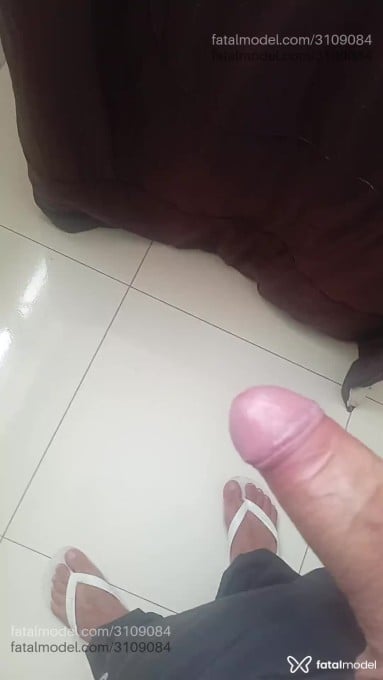 Acompanhante homem sem cabelo de olhos castanhos em Manhuaçu Acompanhante homem sem cabelo de olhos castanhos em Manhuaçu - Felipe