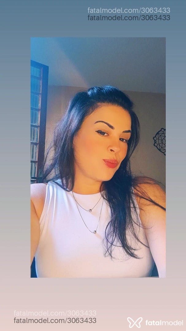 Acompanhante mulher com cabelo castanho de olhos castanhos em Lages Acompanhante mulher com cabelo castanho de olhos castanhos em Lages - Priscilla
