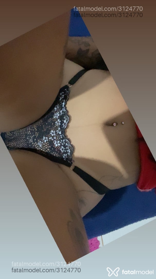 Acompanhante mulher com cabelo castanho de olhos mel em Goiânia - Vitória