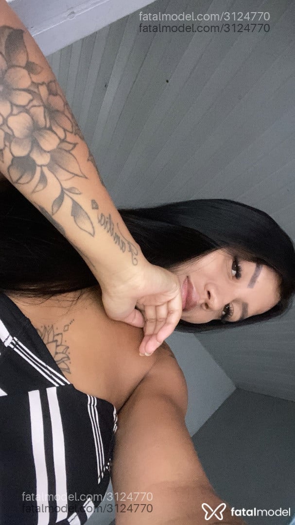 Acompanhante mulher com cabelo castanho de olhos mel em Goiânia - Vitória
