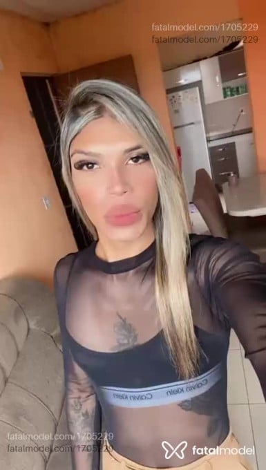 Acompanhante mulher trans loira (o) de olhos castanhos em Vitória da Conquista Acompanhante mulher trans loira (o) de olhos castanhos em Vitória da Conquista - Luana