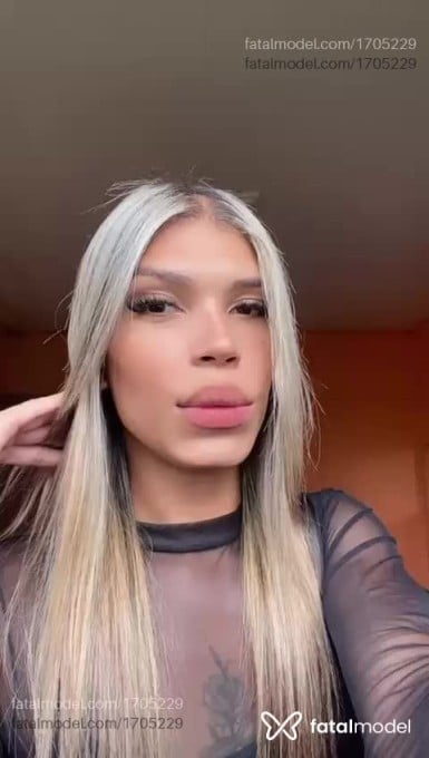 Acompanhante mulher trans loira (o) de olhos castanhos em Vitória da Conquista Acompanhante mulher trans loira (o) de olhos castanhos em Vitória da Conquista - Luana