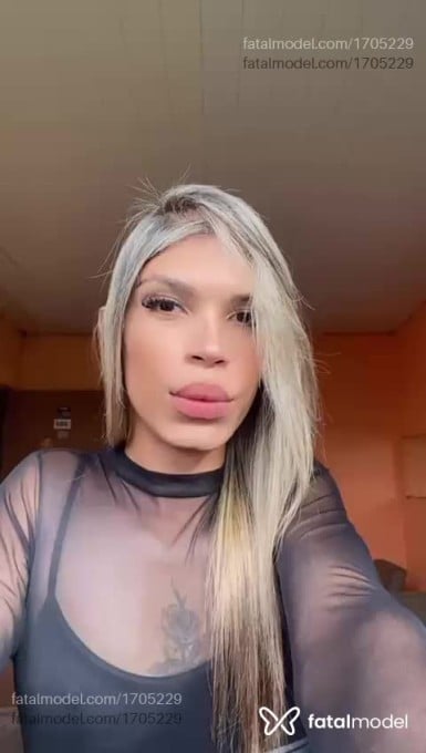 Acompanhante mulher trans loira (o) de olhos castanhos em Vitória da Conquista Acompanhante mulher trans loira (o) de olhos castanhos em Vitória da Conquista - Luana