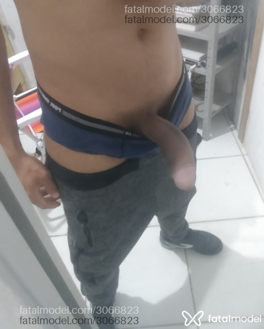 Acompanhante homem morena (o) de olhos castanhos em Porto Alegre - Eduardo