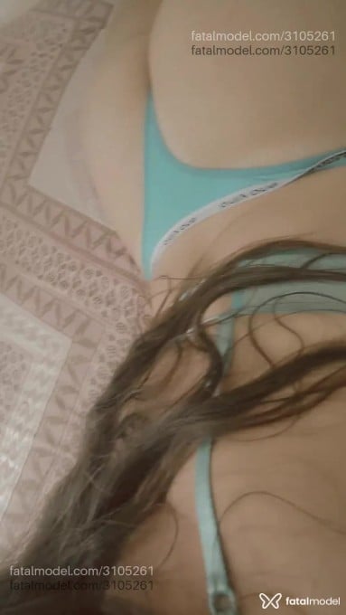 Acompanhante mulher com cabelo castanho de olhos mel - Olivia Darolt Acompanhante mulher com cabelo castanho de olhos mel - Olivia Darolt