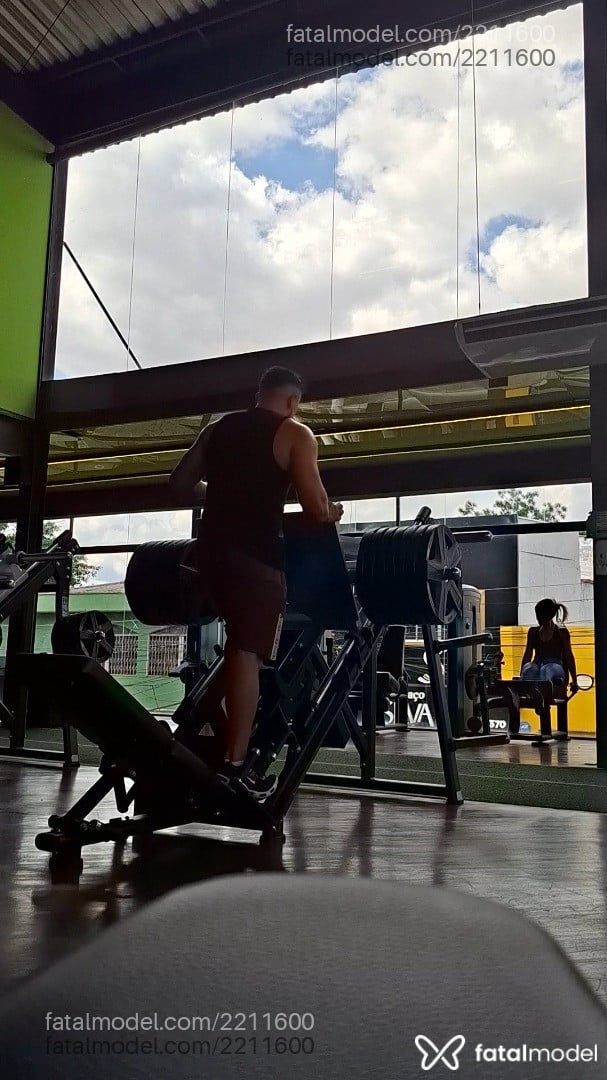 Acompanhante homem morena (o) de olhos castanhos em São Paulo - Henry