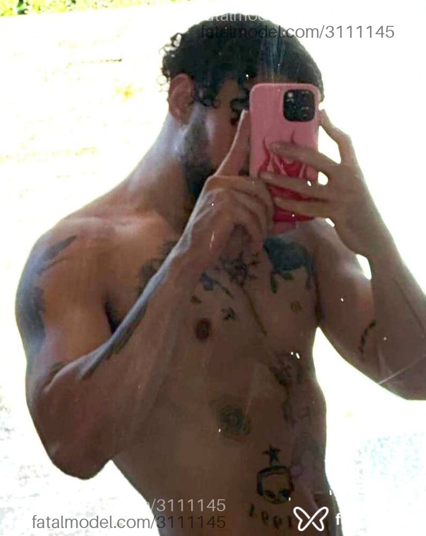 Acompanhante homem morena (o) de olhos castanhos em Vila Velha - Matheus