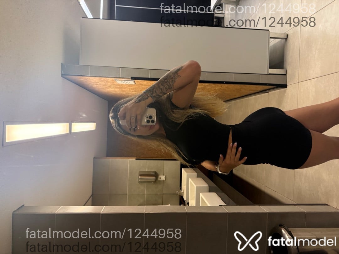 Acompanhante mulher loira (o) de olhos castanhos - Gabriela