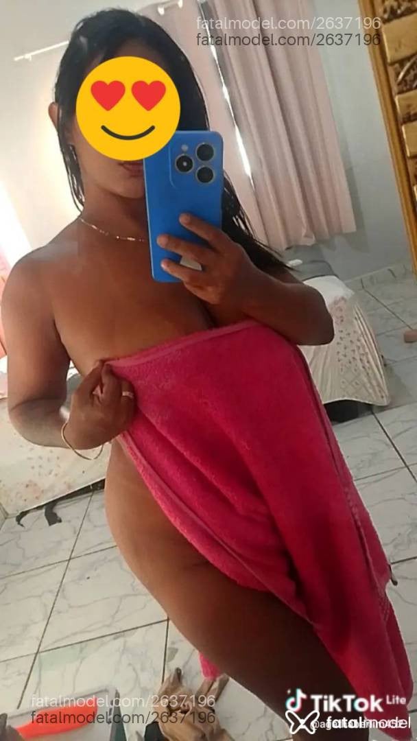 Acompanhante mulher morena (o) de olhos castanhos - Chiamaka