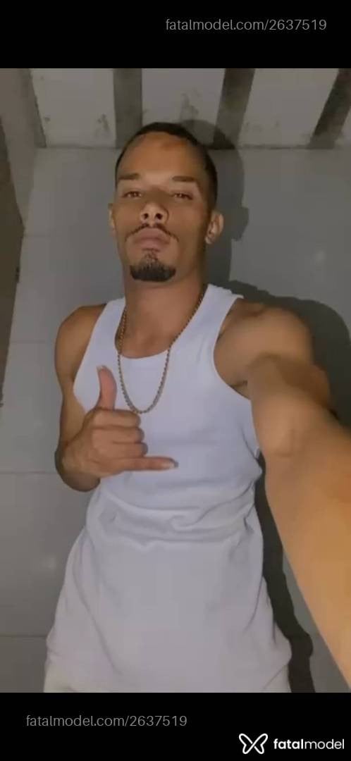 Acompanhante homem com cabelo castanho de olhos mel em Campina Grande Acompanhante homem com cabelo castanho de olhos mel em Campina Grande - Teteu