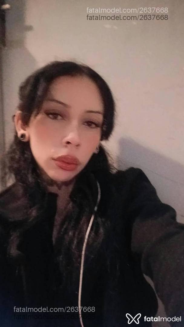Acompanhante mulher com cabelo castanho de olhos mel - Fernanda