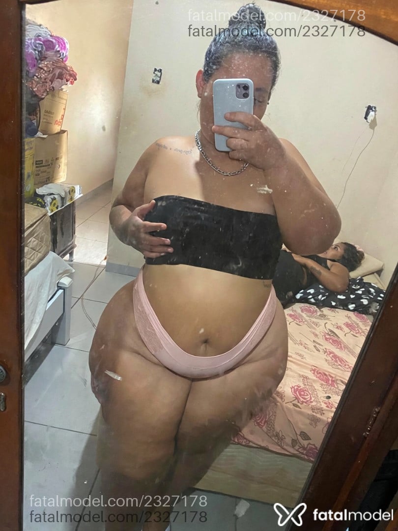 Acompanhante mulher com cabelo castanho de olhos castanhos em Uberlândia - Fernanda Hipólito