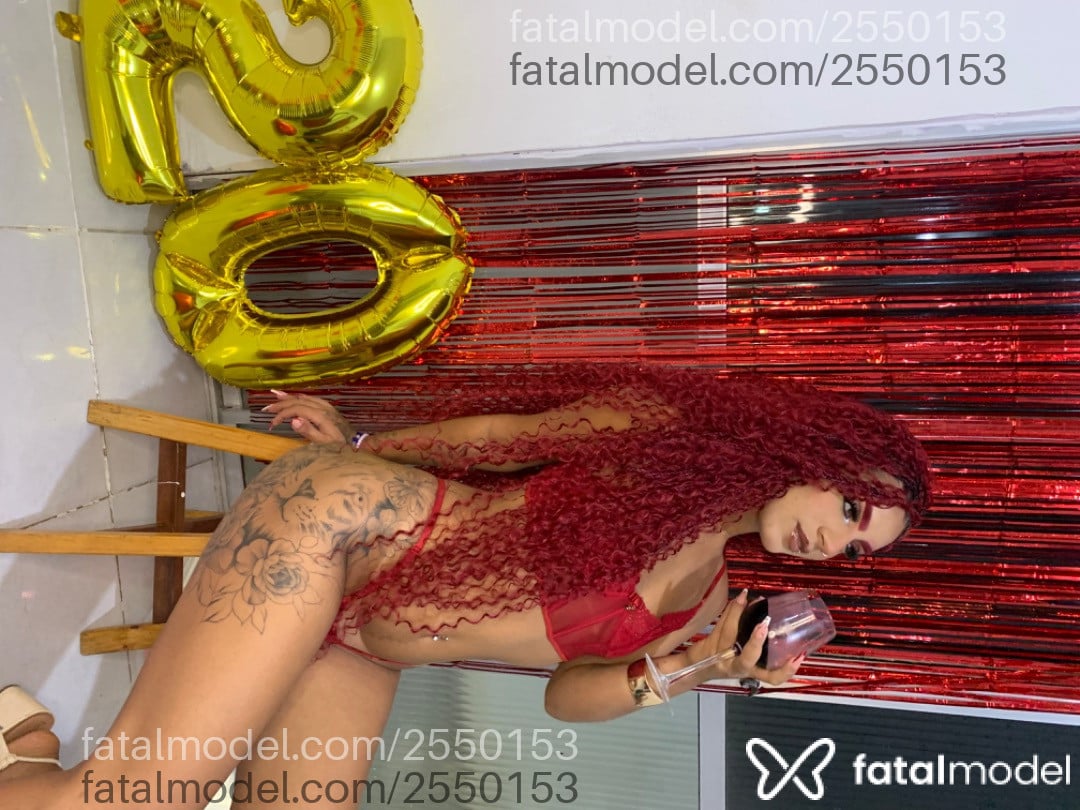 Acompanhante mulher com cabelo castanho de olhos castanhos - Gringaahh
