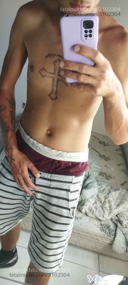 Acompanhante homem morena (o) de olhos verdes em Balneário Camboriú - Rique