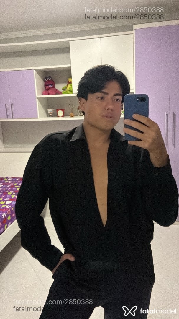 Acompanhante homem com cabelo castanho de olhos castanhos em São Paulo - Guedes