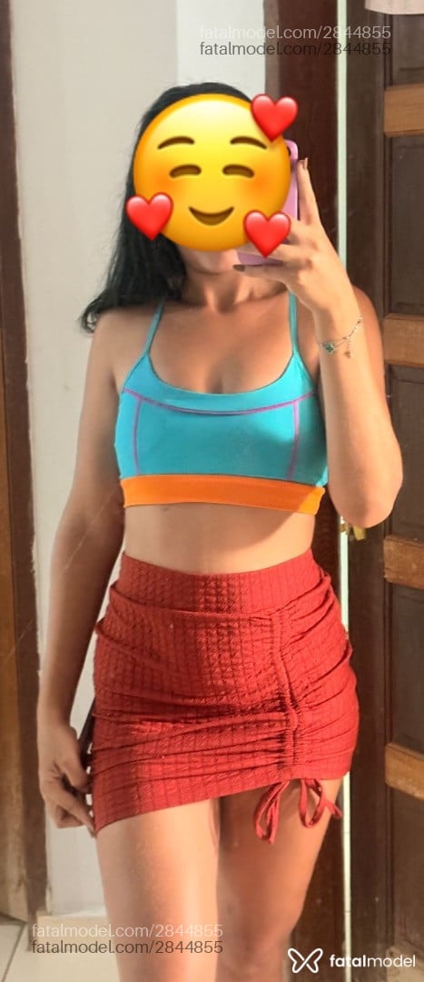 Acompanhante mulher morena (o) de olhos pretos - Isabella
