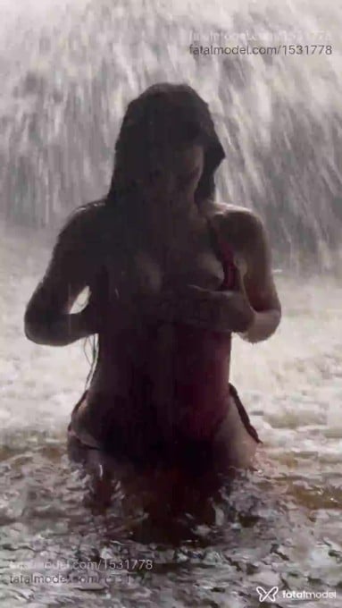 Acompanhante mulher morena (o) de olhos verdes em Morrinhos Acompanhante mulher morena (o) de olhos verdes em Morrinhos - Danny dias