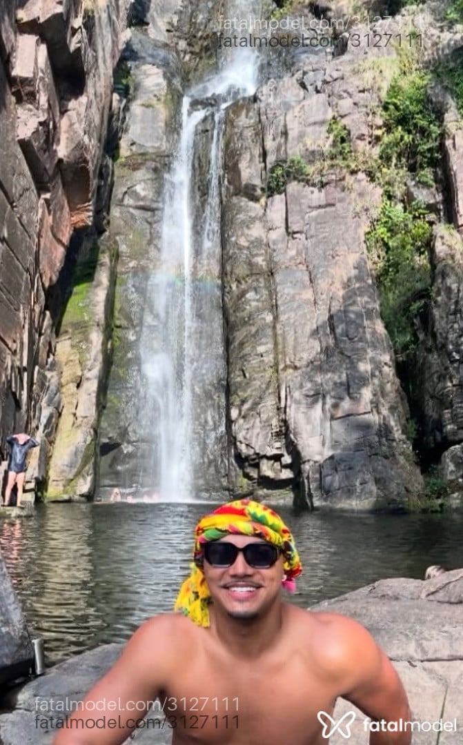 Acompanhante homem com cabelo castanho de olhos castanhos em Hortolândia Acompanhante homem com cabelo castanho de olhos castanhos em Hortolândia - Jhoow