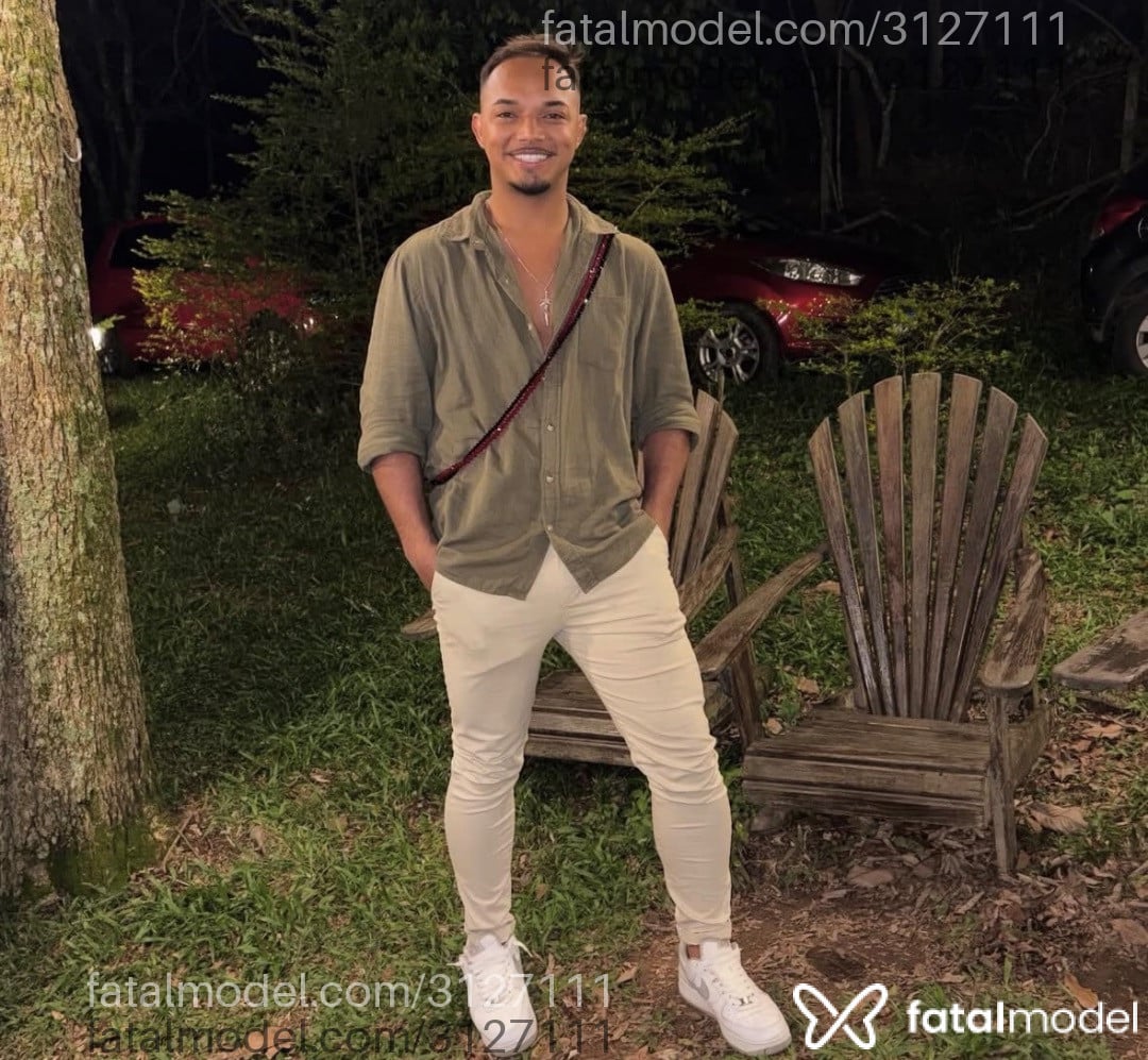 Acompanhante homem com cabelo castanho de olhos castanhos em Hortolândia Acompanhante homem com cabelo castanho de olhos castanhos em Hortolândia - Jhoow