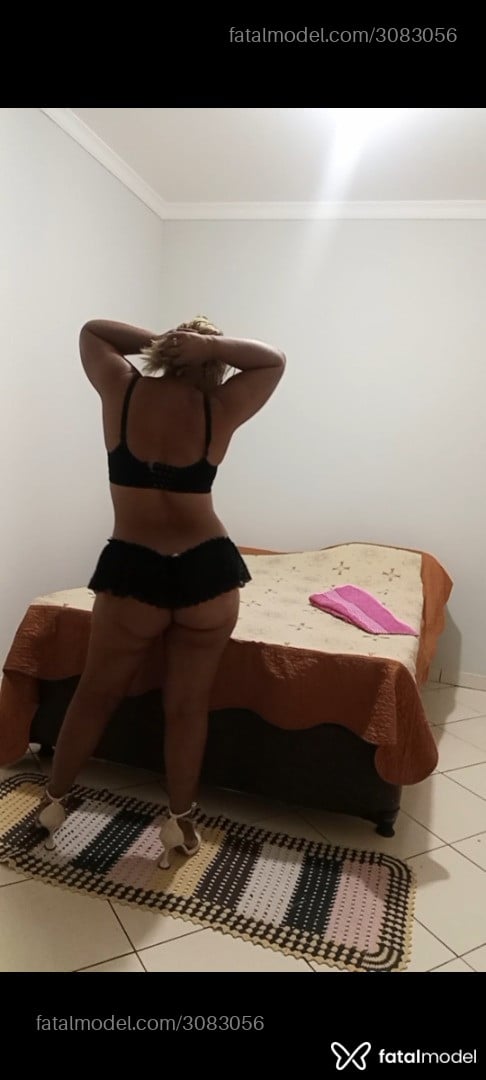 Acompanhante mulher loira (o) de olhos mel em Campo Verde - Maryy