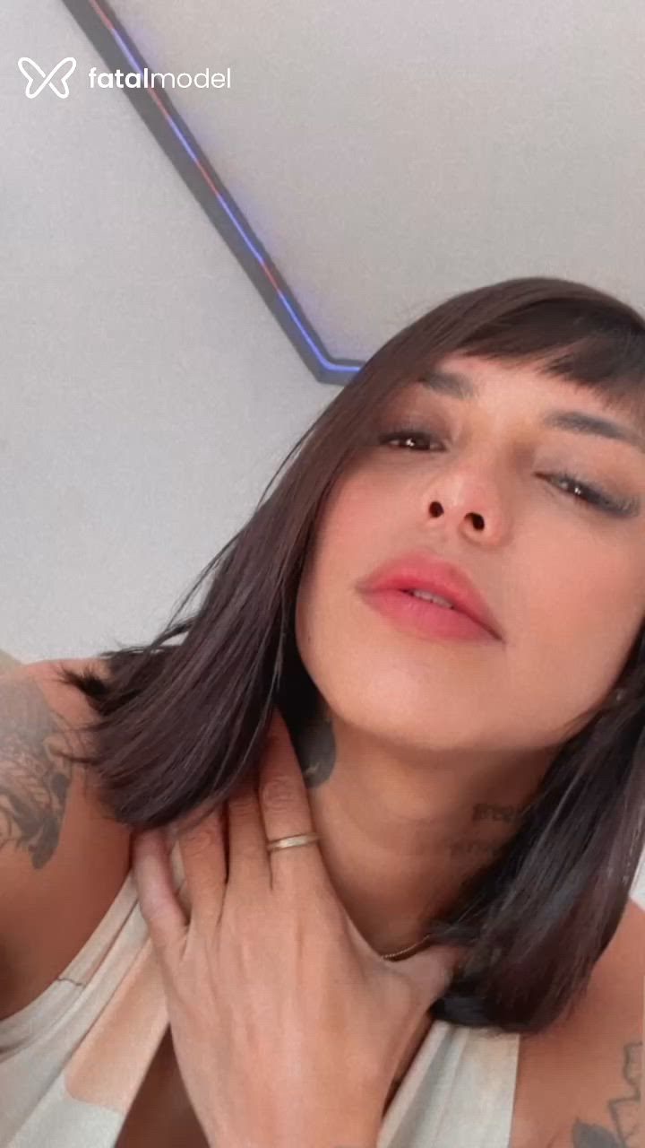 Acompanhante mulher morena (o) de olhos castanhos - Taina Acompanhante mulher morena (o) de olhos castanhos - Taina