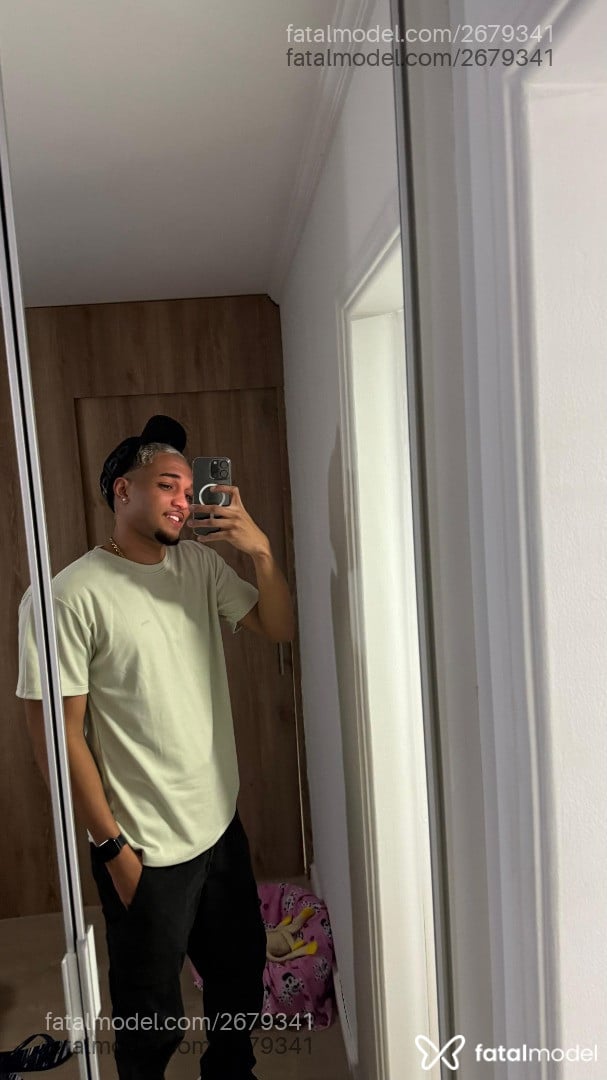 Acompanhante homem com cabelo castanho de olhos pretos em Rio de Janeiro - Matheus