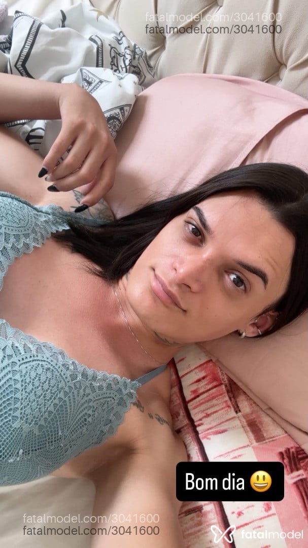 Acompanhante mulher trans com cabelo castanho de olhos castanhos - Isabela Acompanhante mulher trans com cabelo castanho de olhos castanhos - Isabela