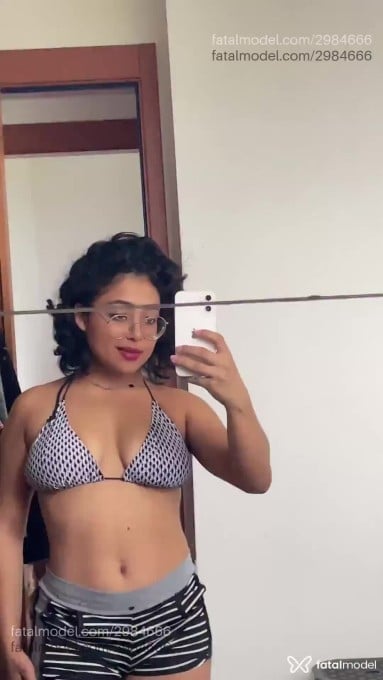 Acompanhante mulher com cabelo castanho de olhos mel em Virtual - Angel