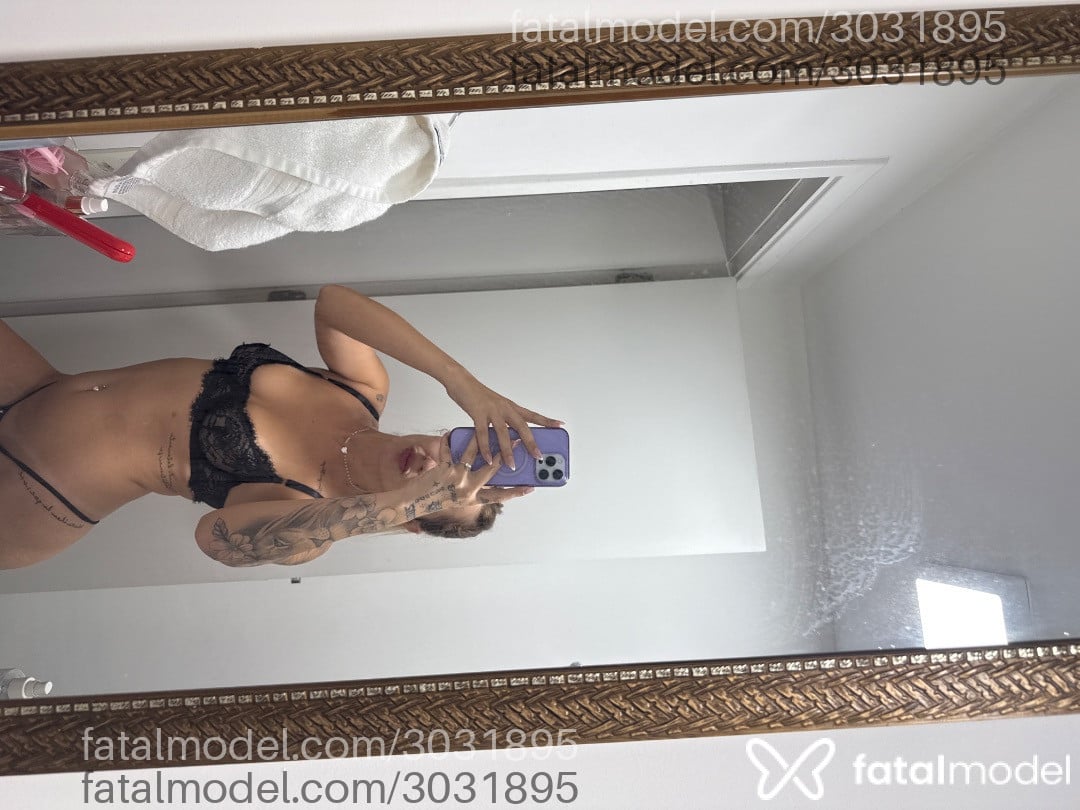 Acompanhante mulher loira (o) de olhos castanhos em São Paulo Acompanhante mulher loira (o) de olhos castanhos em São Paulo - Aurora