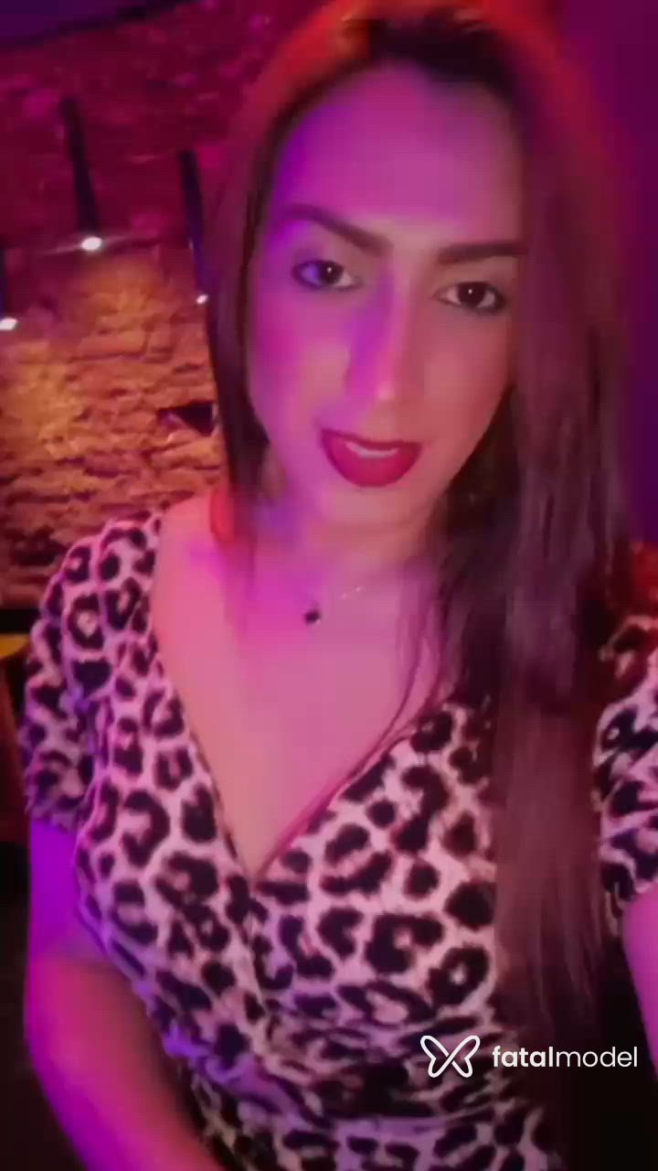 Acompanhante mulher trans com cabelo castanho de olhos castanhos - Dafinny Msagens Acompanhante mulher trans com cabelo castanho de olhos castanhos - Dafinny Msagens