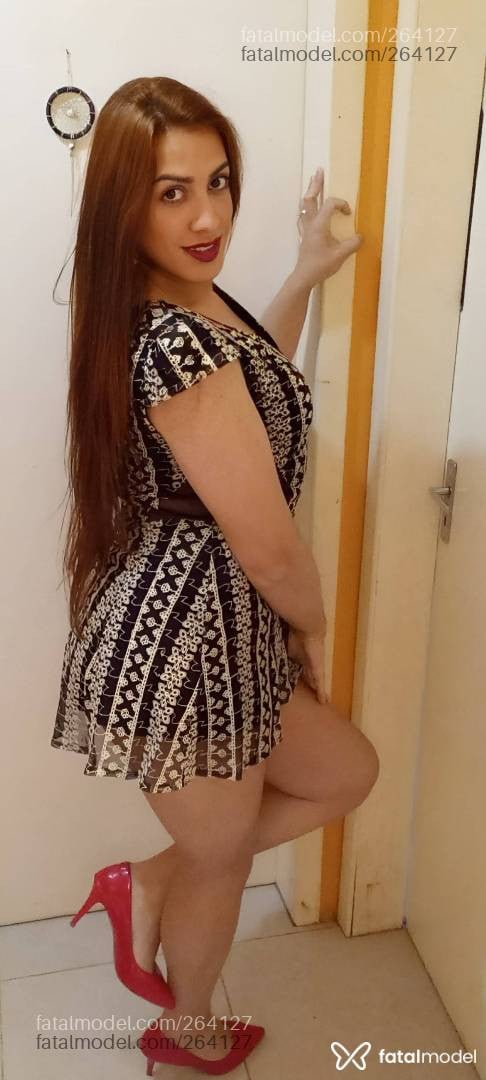 Acompanhante mulher trans com cabelo castanho de olhos castanhos - Dafinny Msagens