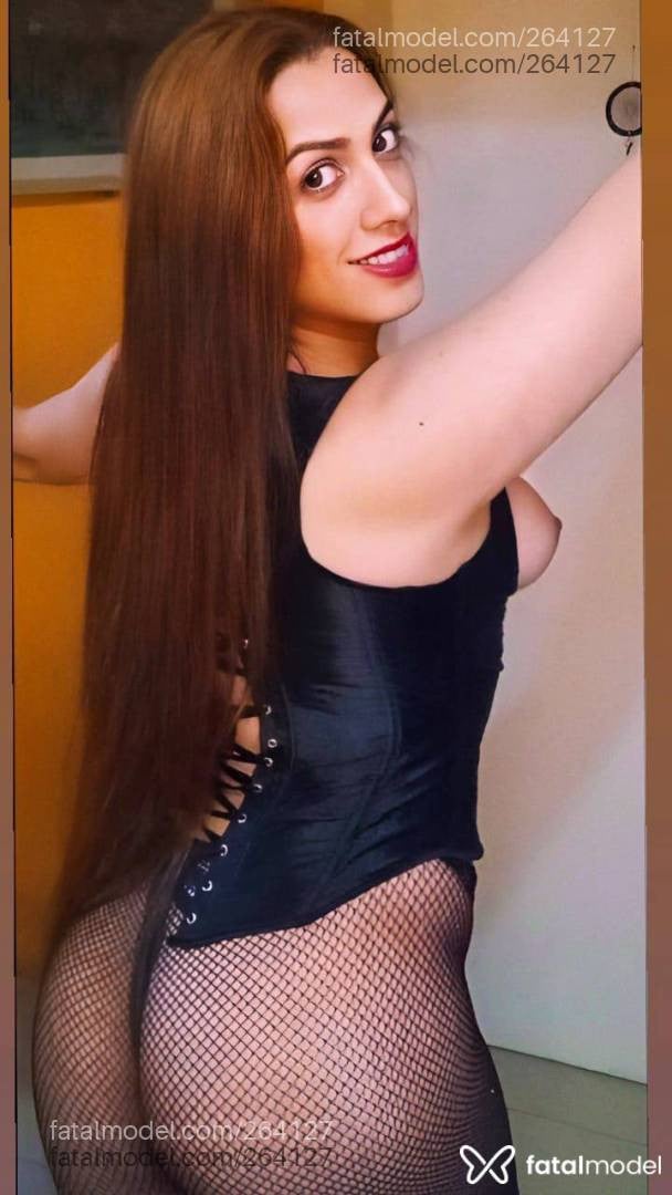 Acompanhante mulher trans com cabelo castanho de olhos castanhos - Dafinny Msagens