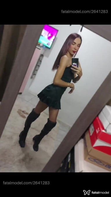 Acompanhante mulher trans com cabelo castanho de olhos castanhos em Sete Lagoas - Aylla Desirée