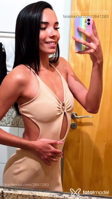 Acompanhante mulher trans com cabelo castanho de olhos castanhos - Aylla Desirée Acompanhante mulher trans com cabelo castanho de olhos castanhos - Aylla Desirée
