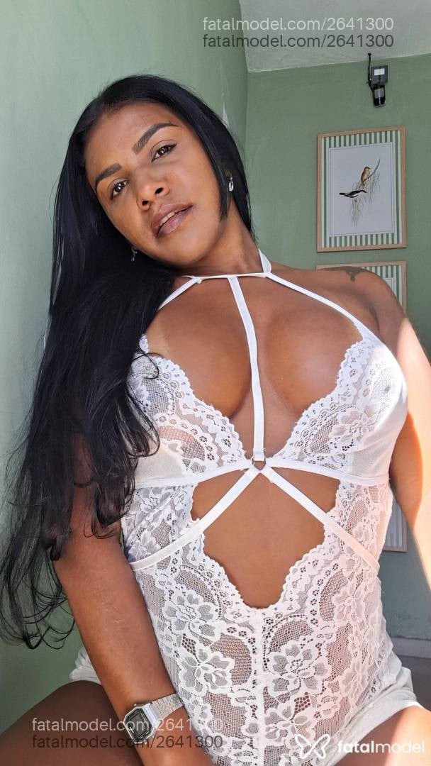 Acompanhante mulher morena (o) de olhos pretos - Tainá