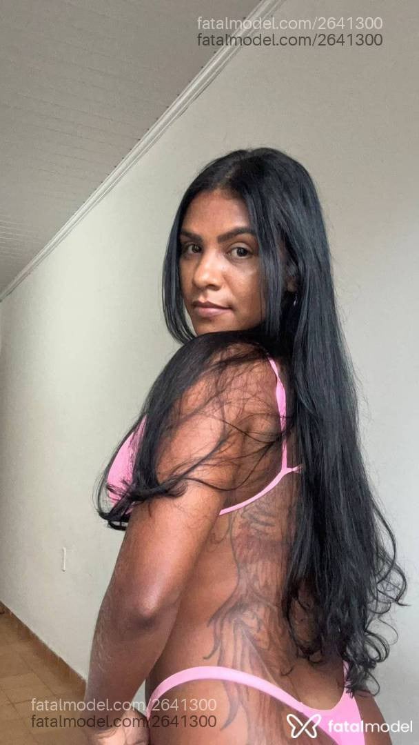 Acompanhante mulher morena (o) de olhos pretos - Tainá