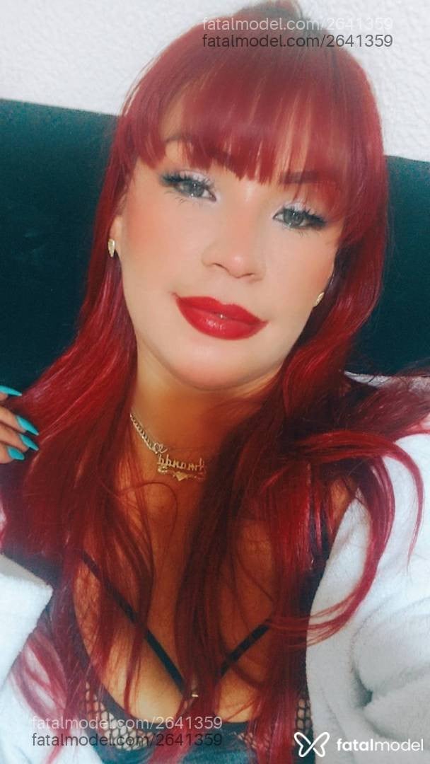 Acompanhante mulher ruiva (o) de olhos castanhos - Ariel