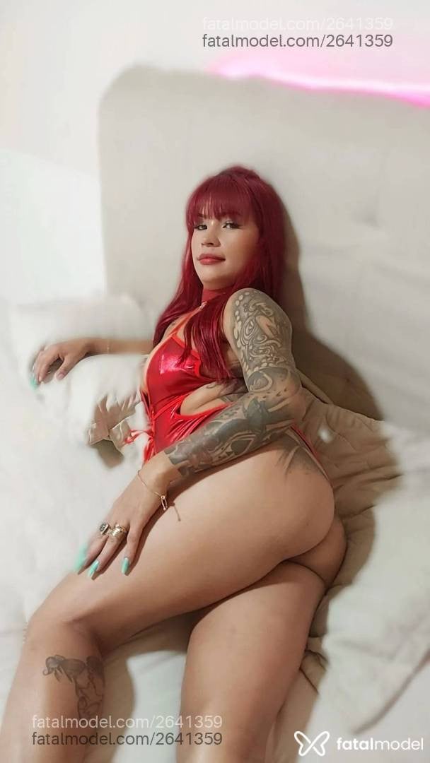 Acompanhante mulher ruiva (o) de olhos castanhos - Ariel