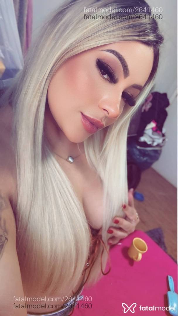 Acompanhante mulher loira (o) de olhos castanhos - Melissa Buarq