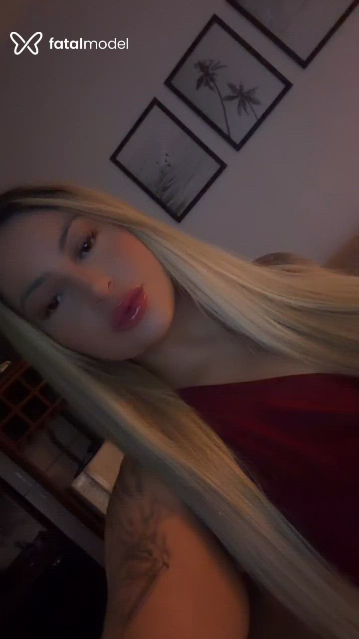 Acompanhante mulher loira (o) de olhos castanhos - Melissa Buarq