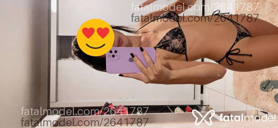 Acompanhante mulher com cabelo castanho de olhos castanhos - Hellen Fontenelle